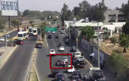 Video: Automovilista atropella a dos mujeres policías de Ecatepec y se da a la fuga